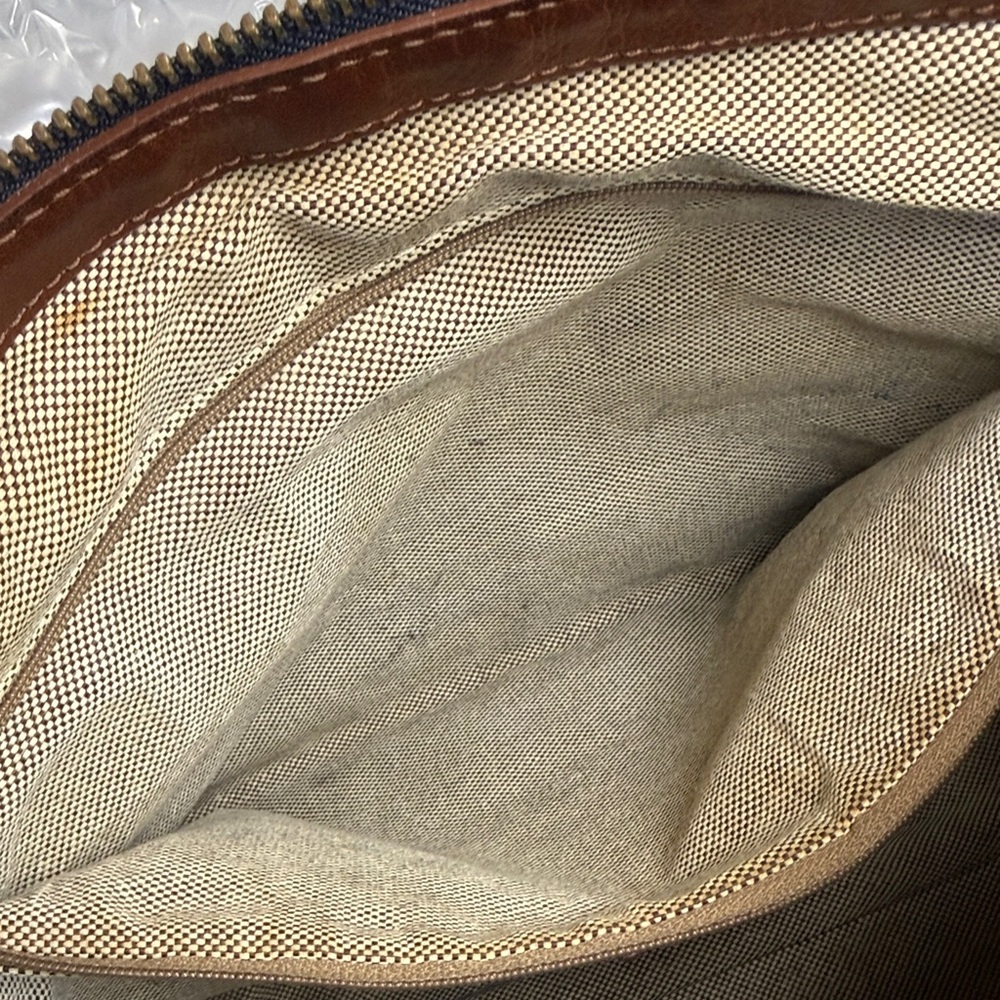 Dooney & Bourke Navy Pebble Leather Shoulder Bag with Brown Trim and Pouch - Picture 10 of 13